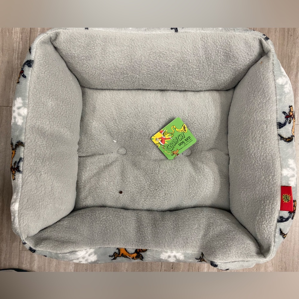The Grinch Dog Pillow Bed NWT